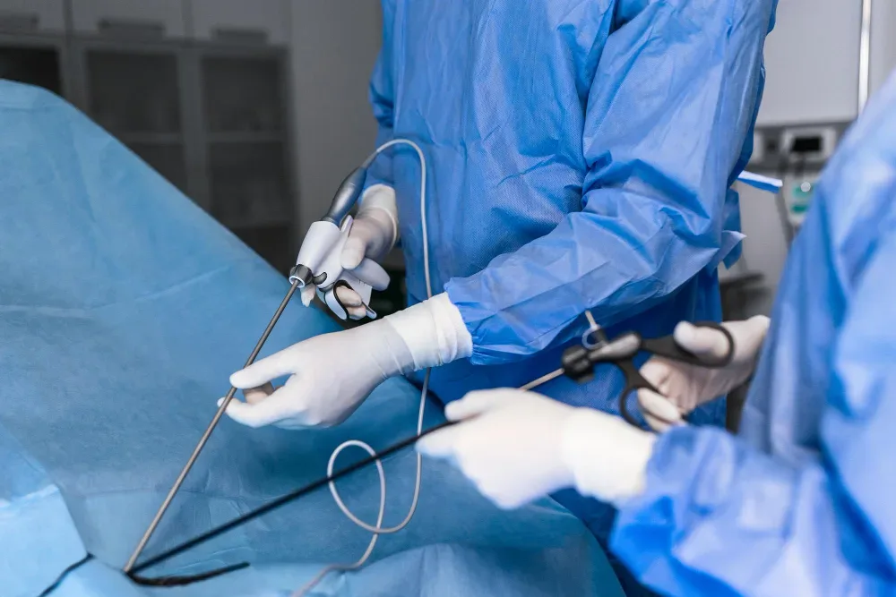 Hernias umbilicales, inguinales y abdominales en Querétaro: revisar el bulto y decidir si se opera